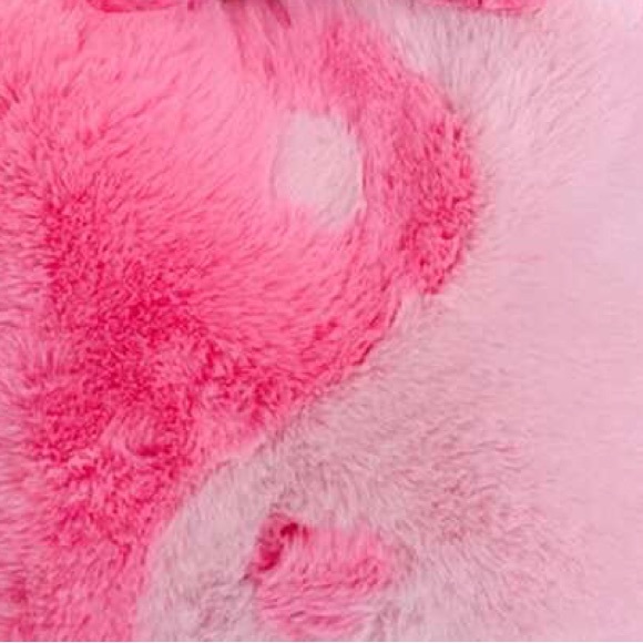 ⚠️SOLD⚠️YIN YANG faux fur bog - Picture 3 of 3